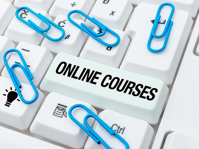 Top 7 Benefits of getting your Masters Degree Online