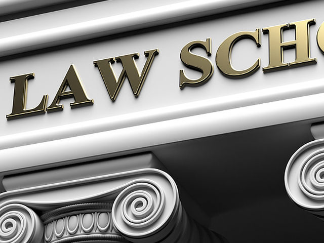 Best Courses to take to Become a Lawyer