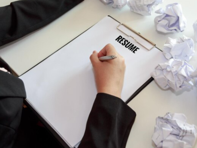 How to List Scholarships on Resume