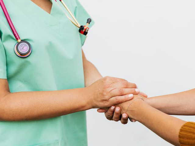 How Nurses Can Transition into Teaching and Leadership Through Graduate Study