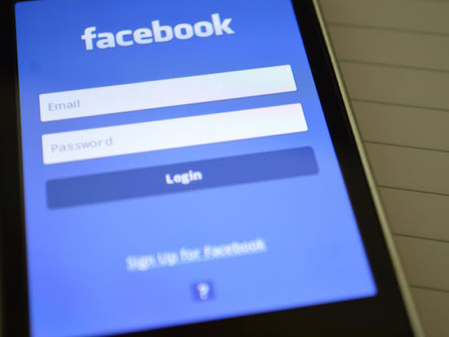 How Your Online Identity Affects Your Scholarship Prospects?