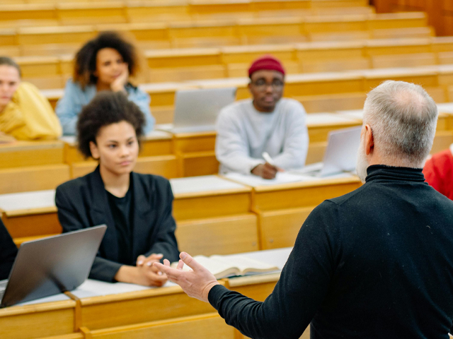 The Path to Elite Universities: Strategies for a Successful Application