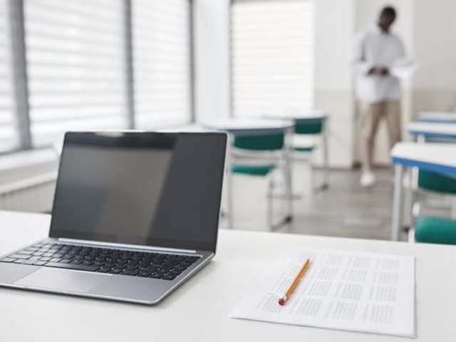 Why testing yourself works better than studying (and how AI makes it easier)