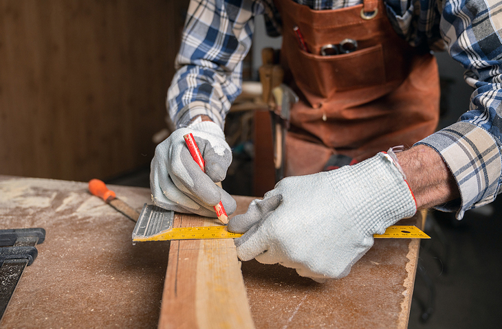 The Difference Between A Carpenter, Woodworker, and Handyman?